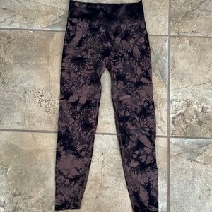 Pink, size M, compression leggings, tie dye mauve and black/gray
